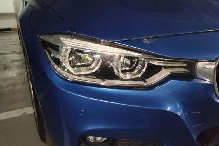 Used BMW 3 Series 2018 320i M Sport Package Right Front Headlight