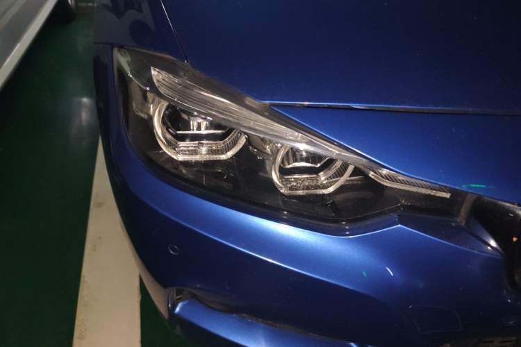 Used BMW 3 Series 2018 320i M Sport Night Edition Right Front Headlight