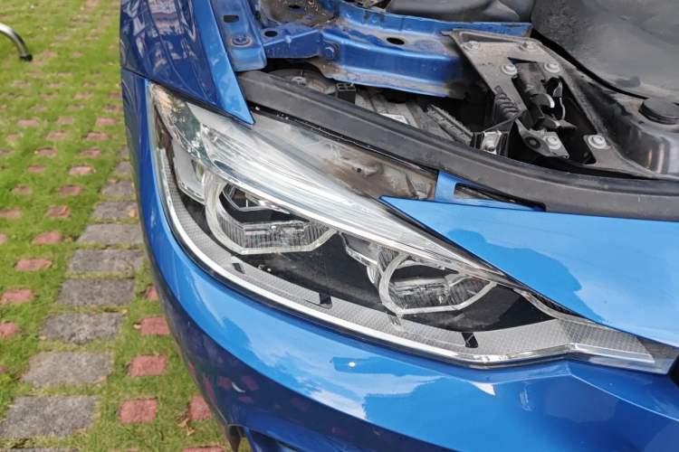 Used BMW 3 Series 2018 320i M Sport Package Right Front Headlight