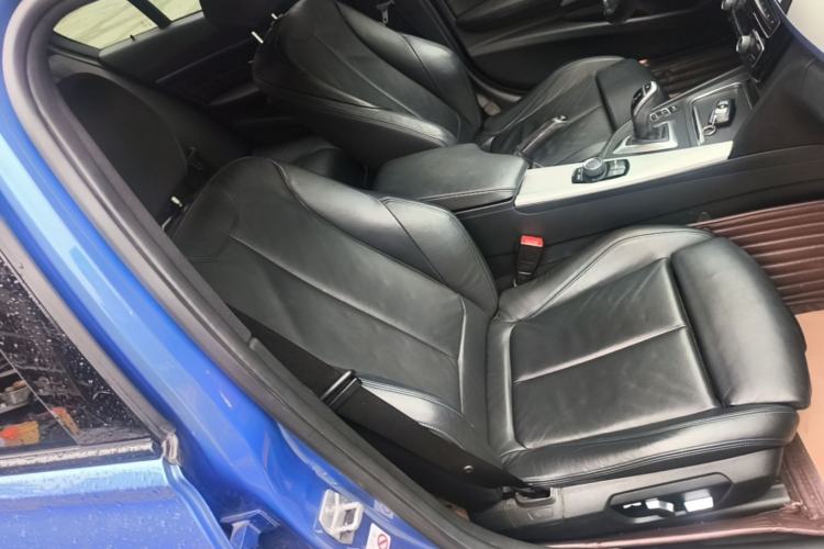 Used BMW 3 Series 2018 320i M Sport Package Right Front Seat