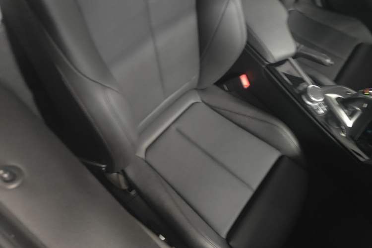 Used BMW 3 Series 2018 320Li Leading Model M Sport Package Right Front Seat