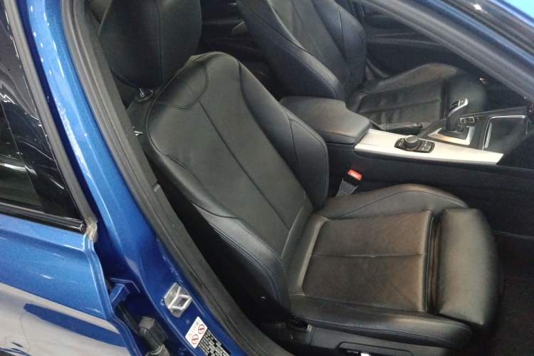 Used BMW 3 Series 2018 320i M Sport Package Right Front Seat