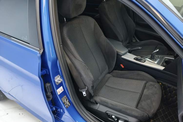 Used BMW 3 Series 2018 320i M Sport Package Right Front Seat