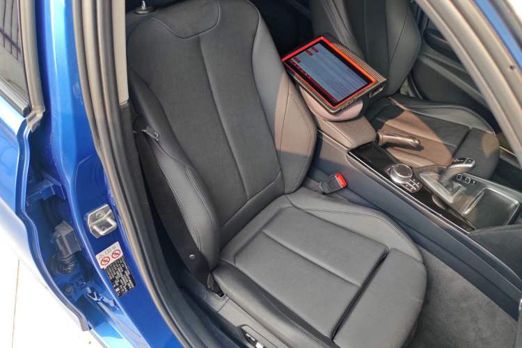 Used BMW 3 Series 2018 320Li Leading Model M Sport Package Right Front Seat