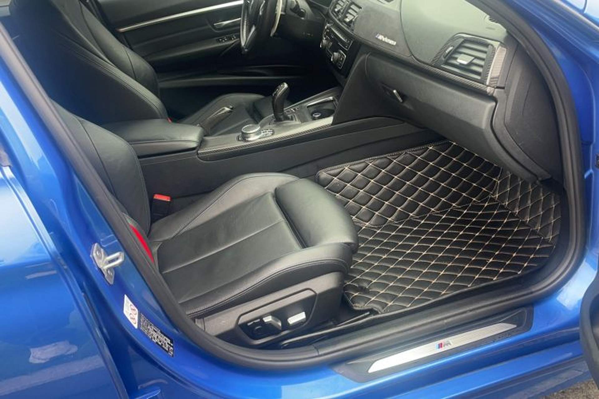 Used BMW 3 Series 2018 330i M Sport Night Edition Right Front Seat