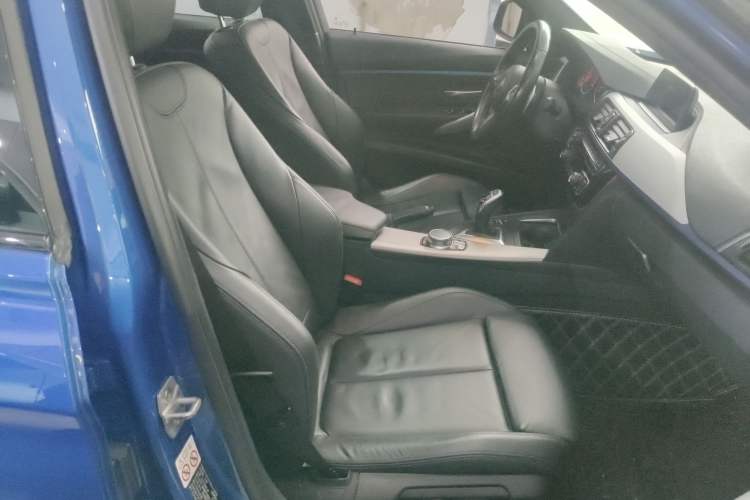 Used BMW 3 Series 2018 320i M Sport Package Right Front Seat