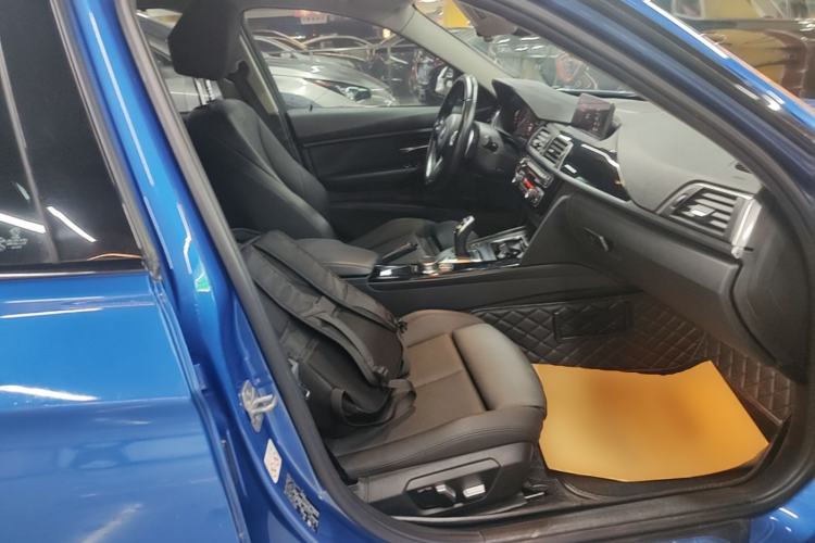 Used BMW 3 Series 2018 320Li Leading Model M Sport Package Right Front Seat