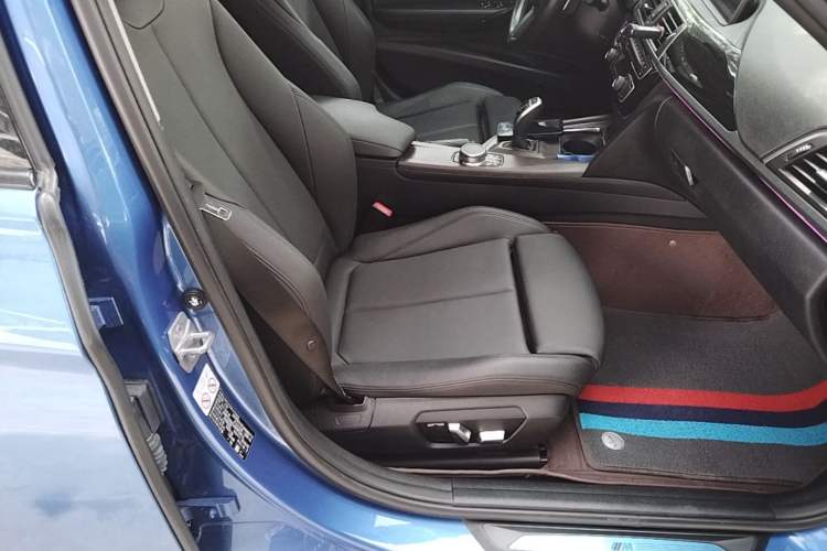 Used BMW 3 Series 2018 320Li Leading Model M Sport Package Right Front Seat
