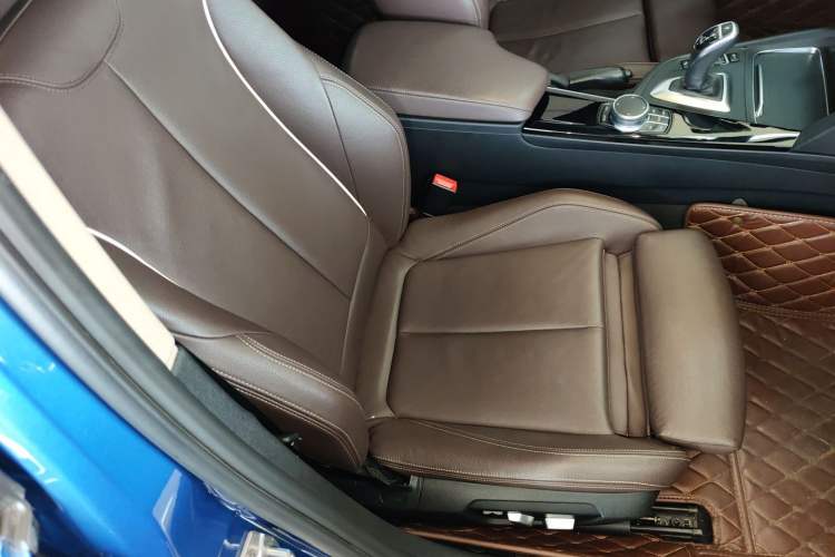 Used BMW 3 Series 2018 320Li Leading Model M Sport Package Right Front Seat