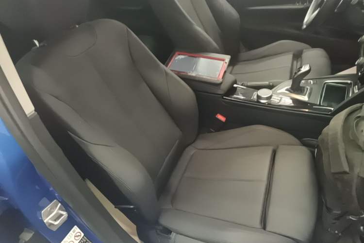 Used BMW 3 Series 2018 320Li Leading Model M Sport Package Right Front Seat