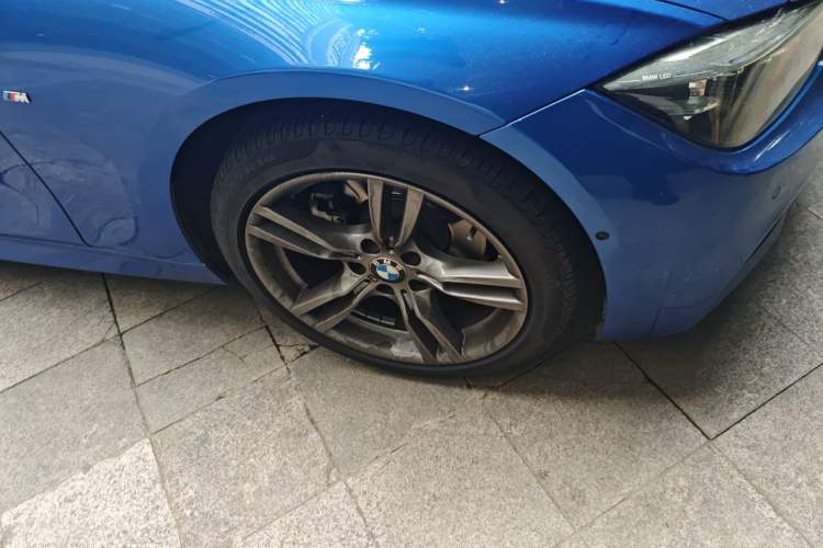 Used BMW 3 Series 2018 320i M Sport Night Edition Right Front Wheel Hub