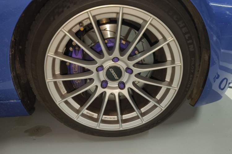 Used BMW 3 Series 2018 320Li Leading Model M Sport Package Right Front Wheel Hub