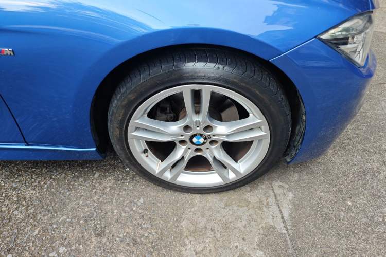 Used BMW 3 Series 2018 320i M Sport Package Right Front Wheel Hub