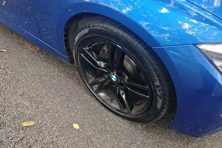 Used BMW 3 Series 2018 320i M Sport Package Right Front Wheel Hub