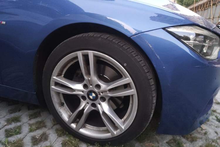 Used BMW 3 Series 2018 320i M Sport Package Right Front Wheel Hub