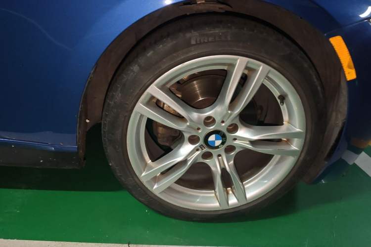 Used BMW 3 Series 2018 320Li Leading Model M Sport Package Right Front Wheel Hub