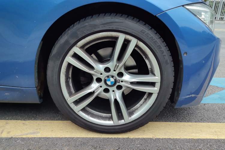 Used BMW 3 Series 2018 320Li Leading Model M Sport Package Right Front Wheel Hub