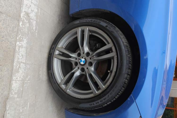 Used BMW 3 Series 2018 320i M Sport Night Edition Right Front Wheel Hub