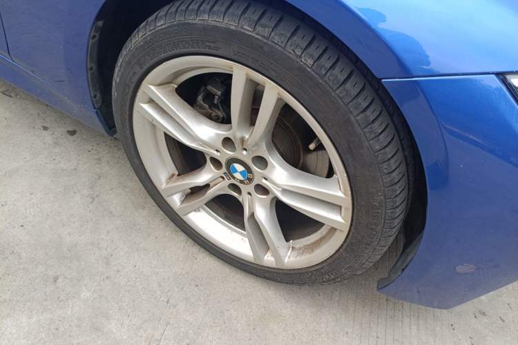 Used BMW 3 Series 2018 320i M Sport Package Right Front Wheel Hub