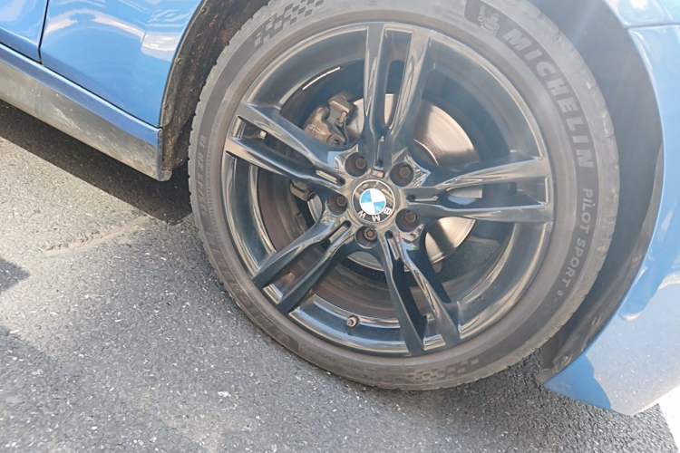 Used BMW 3 Series 2018 320i M Sport Night Edition Right Front Wheel Hub