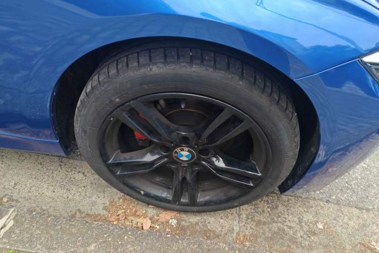 Used BMW 3 Series 2018 320Li Leading Model M Sport Package Right Front Wheel Hub