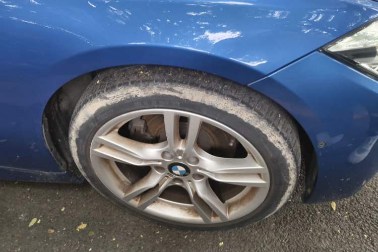 Used BMW 3 Series 2018 320i M Sport Package Right Front Wheel Hub