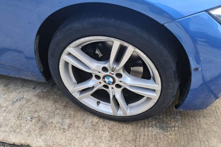 Used BMW 3 Series 2018 320Li Leading Model M Sport Package Right Front Wheel Hub