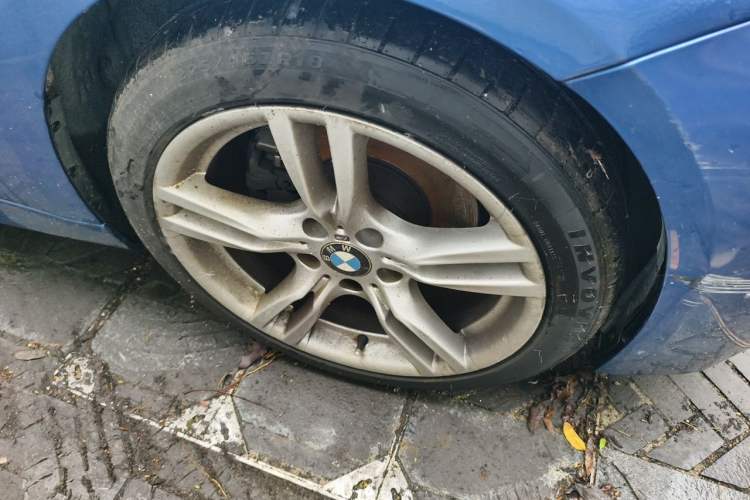 Used BMW 3 Series 2018 320i M Sport Package Right Front Wheel Hub