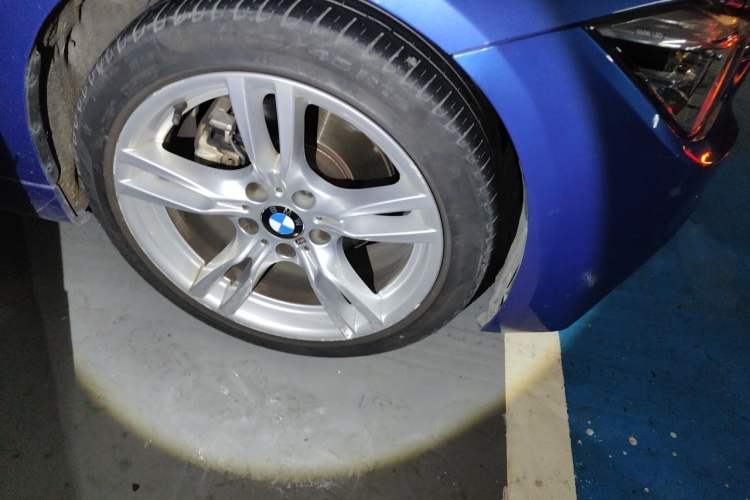 Used BMW 3 Series 2018 320Li Leading Model M Sport Package Right Front Wheel Hub