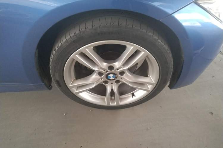 Used BMW 3 Series 2018 320Li Leading Model M Sport Package Right Front Wheel Hub