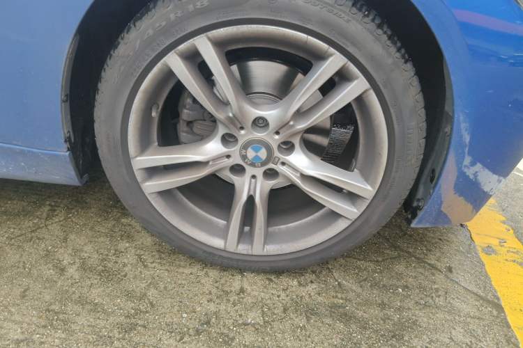 Used BMW 3 Series 2018 320Li Leading Model M Sport Package Right Front Wheel Hub