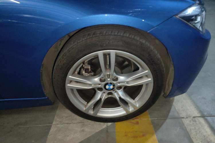 Used BMW 3 Series 2018 320Li Leading Model M Sport Package Right Front Wheel Hub