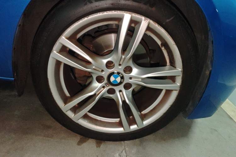 Used BMW 3 Series 2018 320i M Sport Package Right Front Wheel Hub