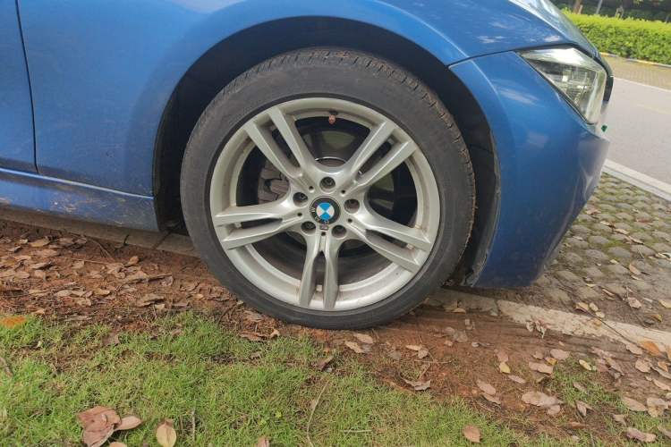Used BMW 3 Series 2018 320Li Leading Model M Sport Package Right Front Wheel Hub