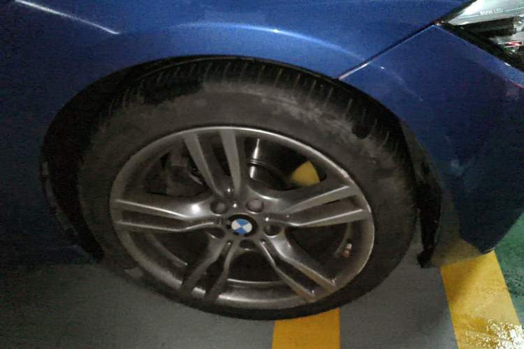 Used BMW 3 Series 2018 320i M Sport Night Edition Right Front Wheel Hub