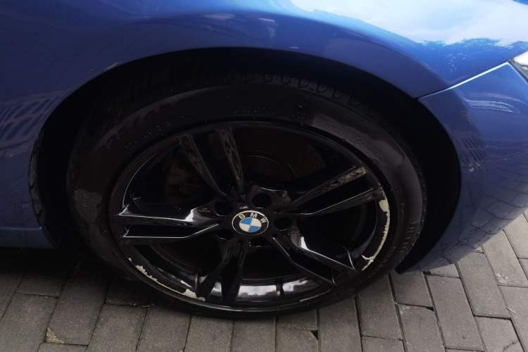 Used BMW 3 Series 2018 320i M Sport Package Right Front Wheel Hub