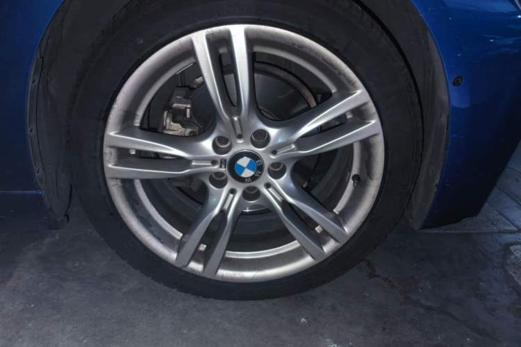 Used BMW 3 Series 2018 320Li Leading Model M Sport Package Right Front Wheel Hub