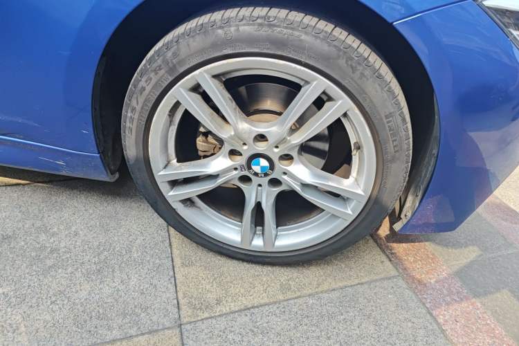 Used BMW 3 Series 2018 320Li Leading Model M Sport Package Right Front Wheel Hub