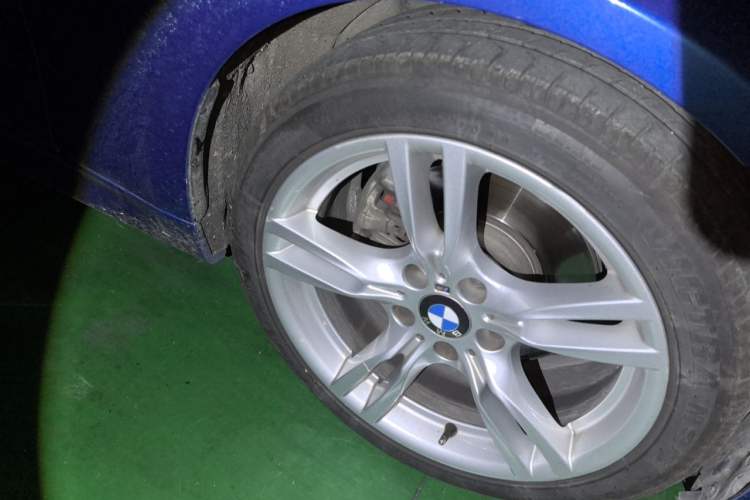 Used BMW 3 Series 2018 320i M Sport Package Right Front Wheel Hub