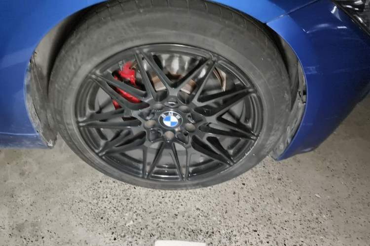 Used BMW 3 Series 2018 320Li Leading Model M Sport Package Right Front Wheel Hub