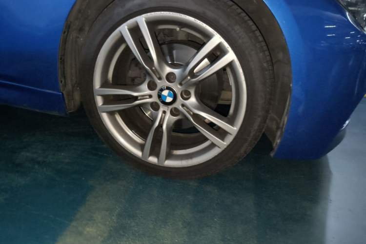Used BMW 3 Series 2018 330Li M Sport Shadow Edition Right Front Wheel Hub
