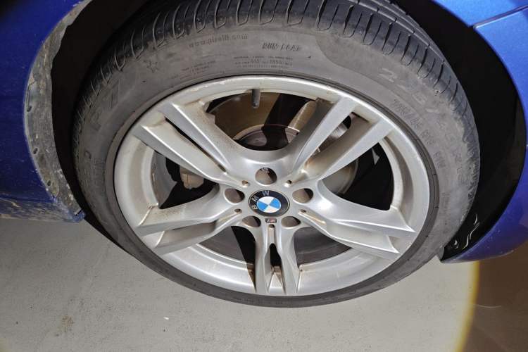 Used BMW 3 Series 2018 320Li Leading Model M Sport Package Right Front Wheel Hub