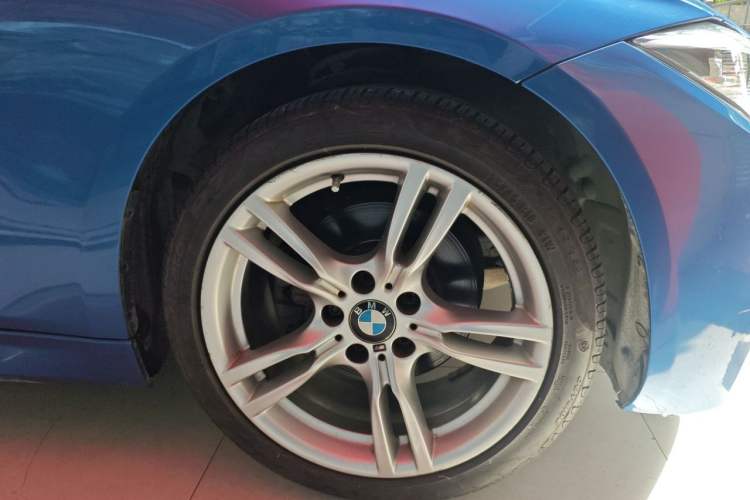 Used BMW 3 Series 2018 320Li Leading Model M Sport Package Right Front Wheel Hub