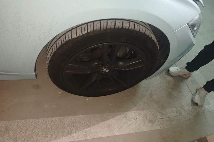 Used BMW 3 Series 2018 320Li Leading Model M Sport Package Right Front Wheel Hub