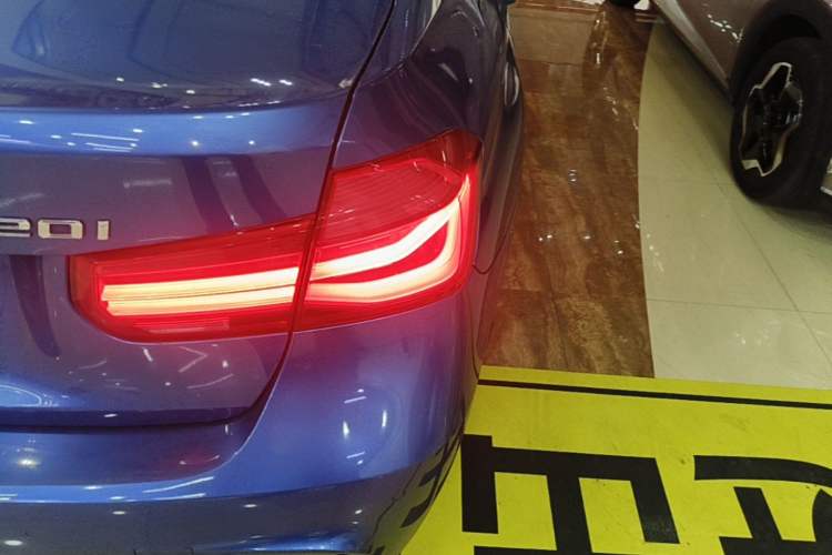 Used BMW 3 Series 2018 320i M Sport Package Right Rear Taillight
