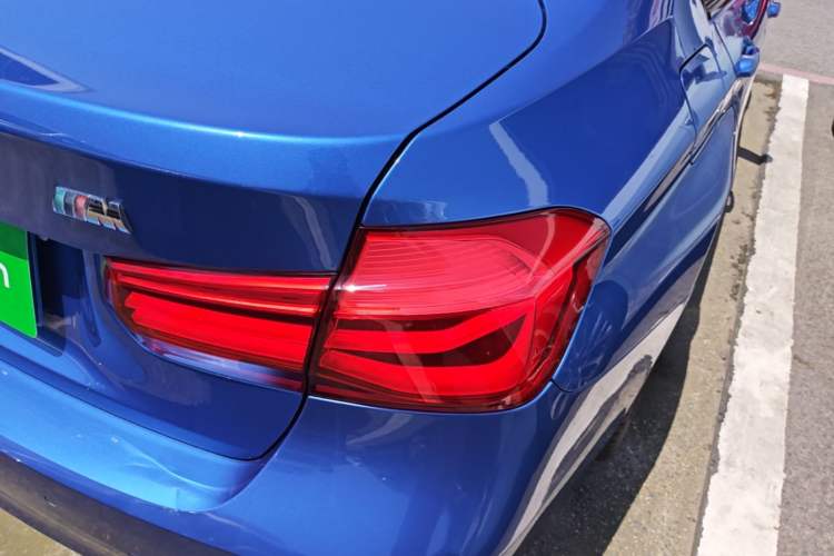 Used BMW 3 Series 2018 320i M Sport Night Edition Right Rear Taillight