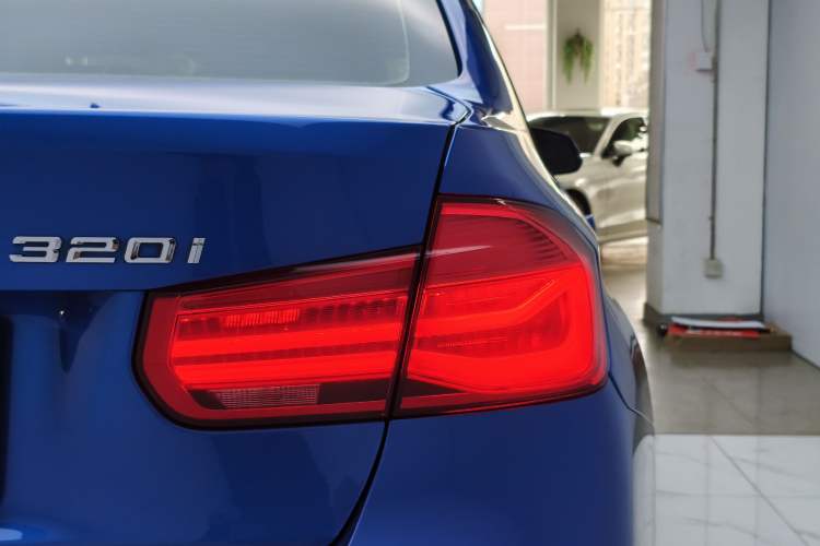 Used BMW 3 Series 2018 320i M Sport Package Right Rear Taillight
