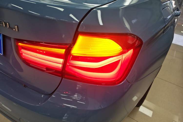 Used BMW 3 Series 2018 320Li Fashion Model Right Rear Taillight