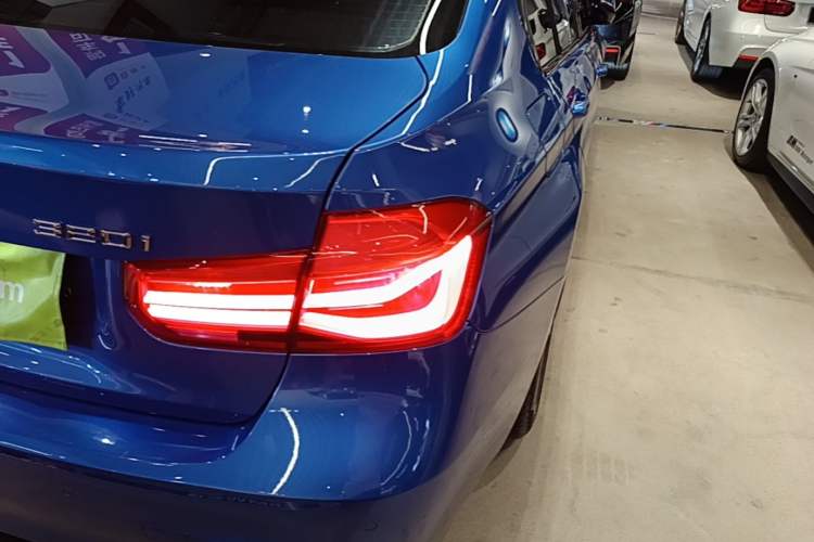 Used BMW 3 Series 2018 320i M Sport Package Right Rear Taillight