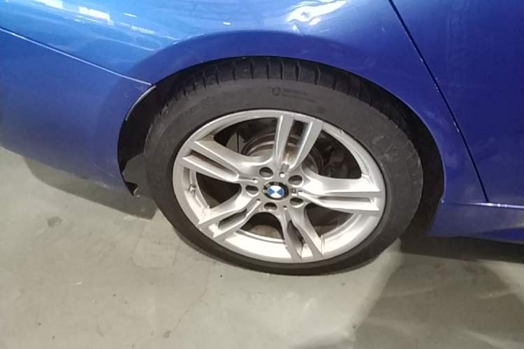 Used BMW 3 Series 2018 320Li Leading Model M Sport Package Right Rear Wheel Hub